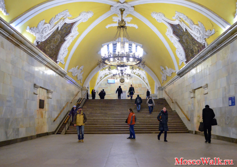 Московское метро Комсомольская