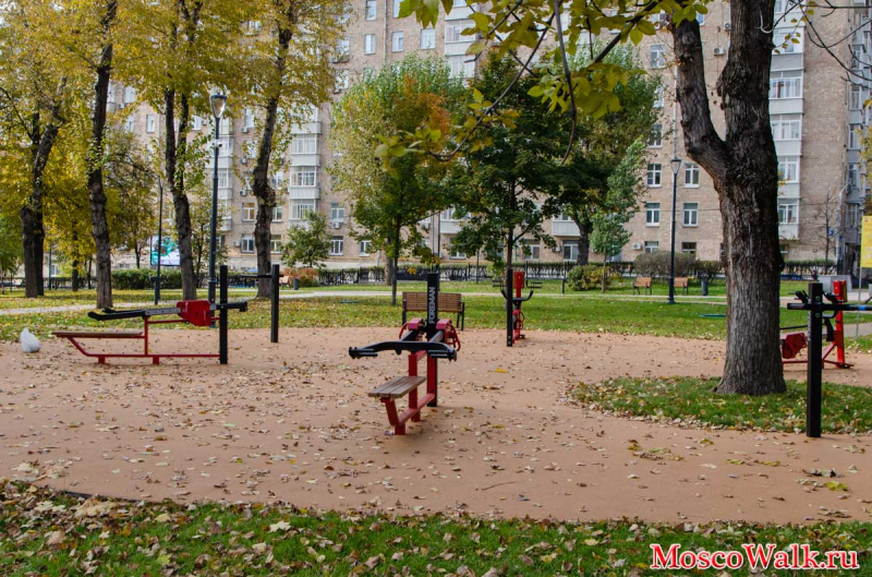 спортивная площадка в парке Декабрьского восстания